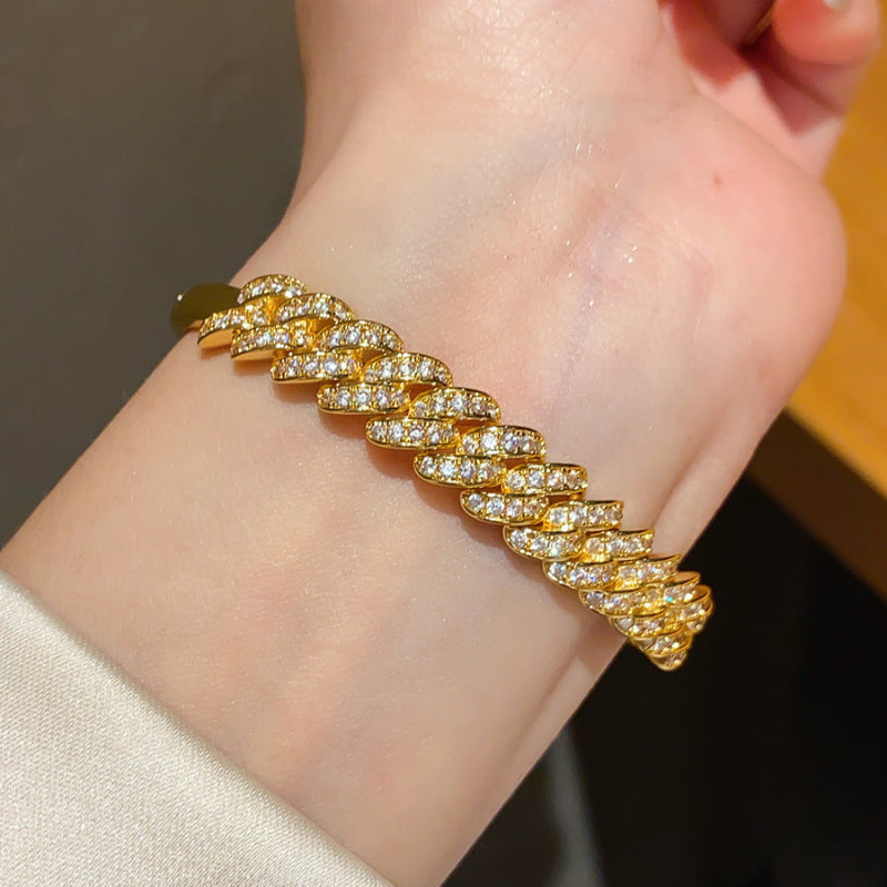 Sparkling Zircon Bangle (Closed-Loop)