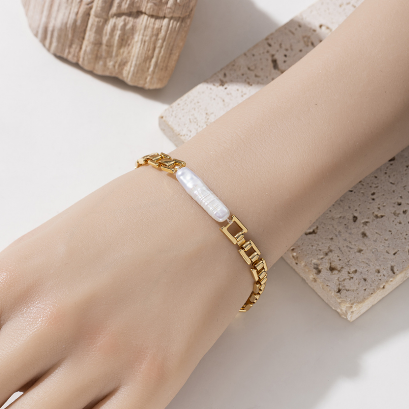 Sleek Link Pearl Bracelet Collection