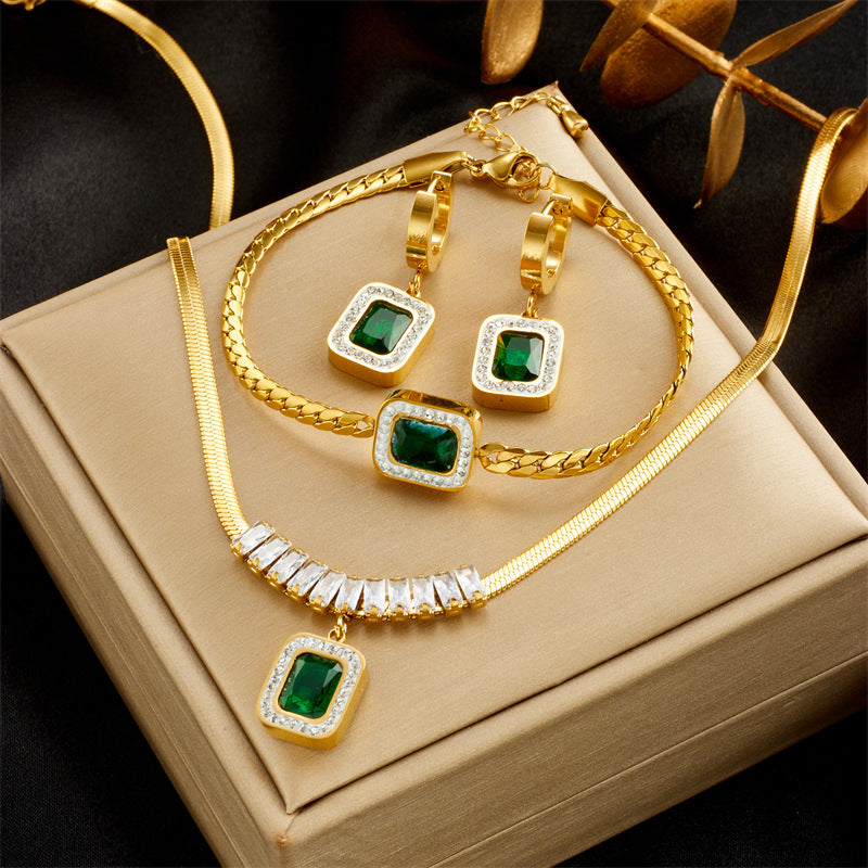 Vintage Emerald Halo Set