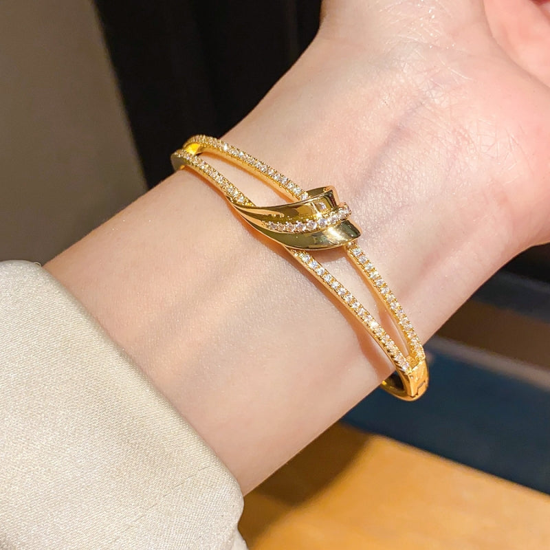 Sparkling Zircon Bangle (Closed-Loop)