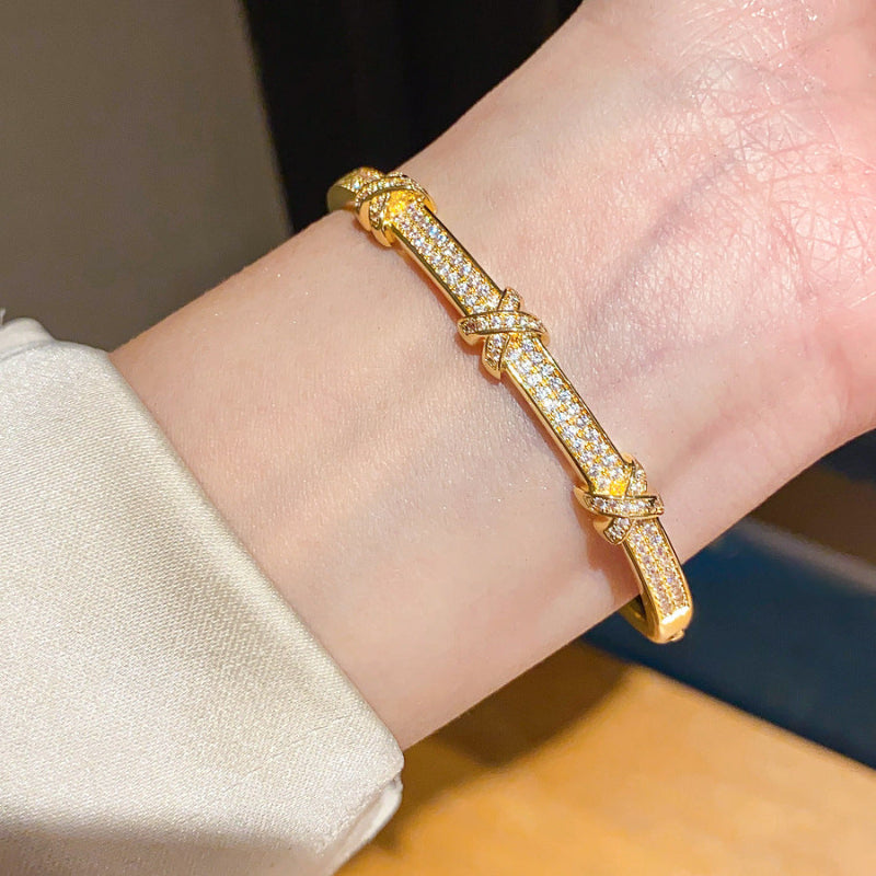 Sparkling Zircon Bangle (Closed-Loop)