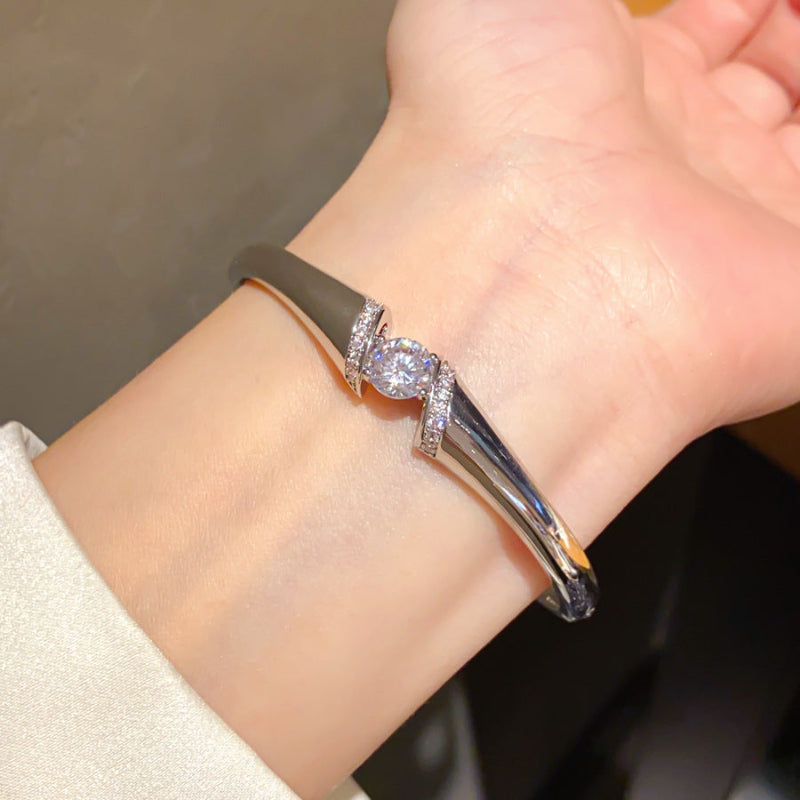 Sparkling Zircon Bangle (Closed-Loop)