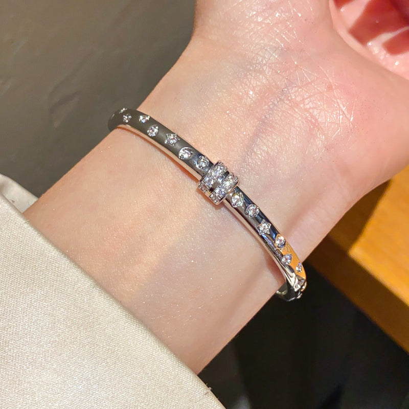Sparkling Zircon Bangle (Closed-Loop)