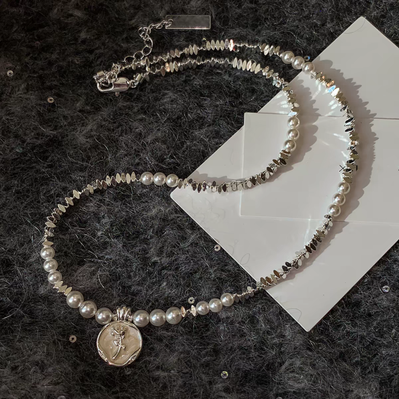 Rose Disc Pearl & Crushed Silver Choker