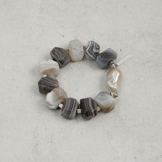 Natural Agate and Baroque Pearl Bracelet